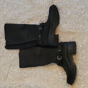 GORGEOUS!! EARTH BOOTS Size 8b